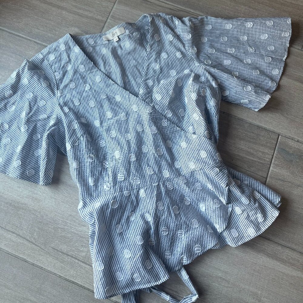 Loft Grey & White Dotted Wrap Blouse Fluttery Sleeves Size M